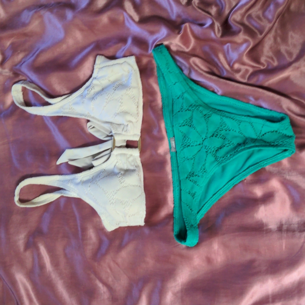 Aerie bikini bathing suit green and white